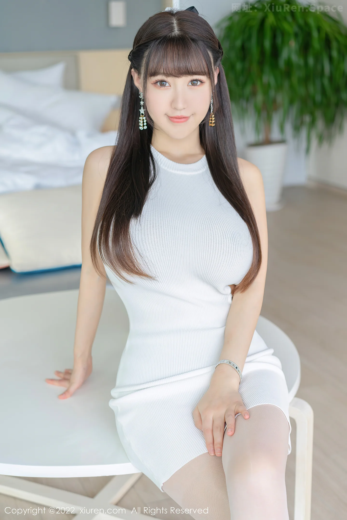 图片[2]-[XiuRen秀人网]VOL.4514 女神朱可儿Flora三亚旅拍撩白色连衣裙露白丝袜丰满诱惑写真51P-秀人网官方网站